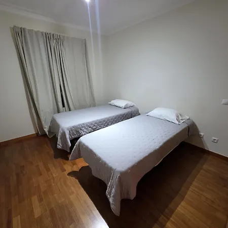 Sea View Apartment *