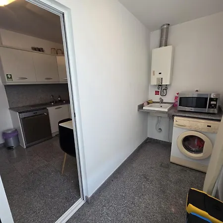 Sea View Apartment *